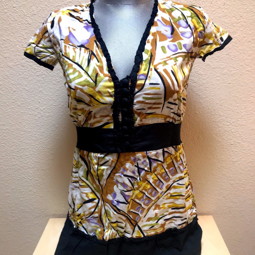 Top from Nepal. Beautiful India Fabric. Short sleeve. W Small. Natura.